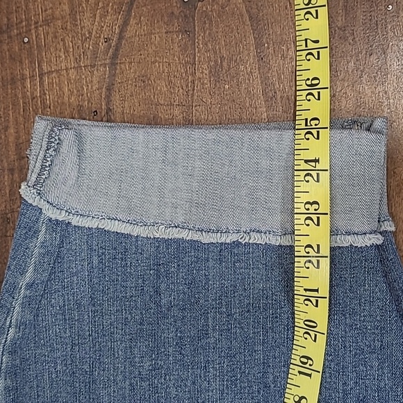 NWT Torrid Jeans Women's sz 30 Boyfriend Rolled Hem Crop Denim Jean - Picture 14 of 14